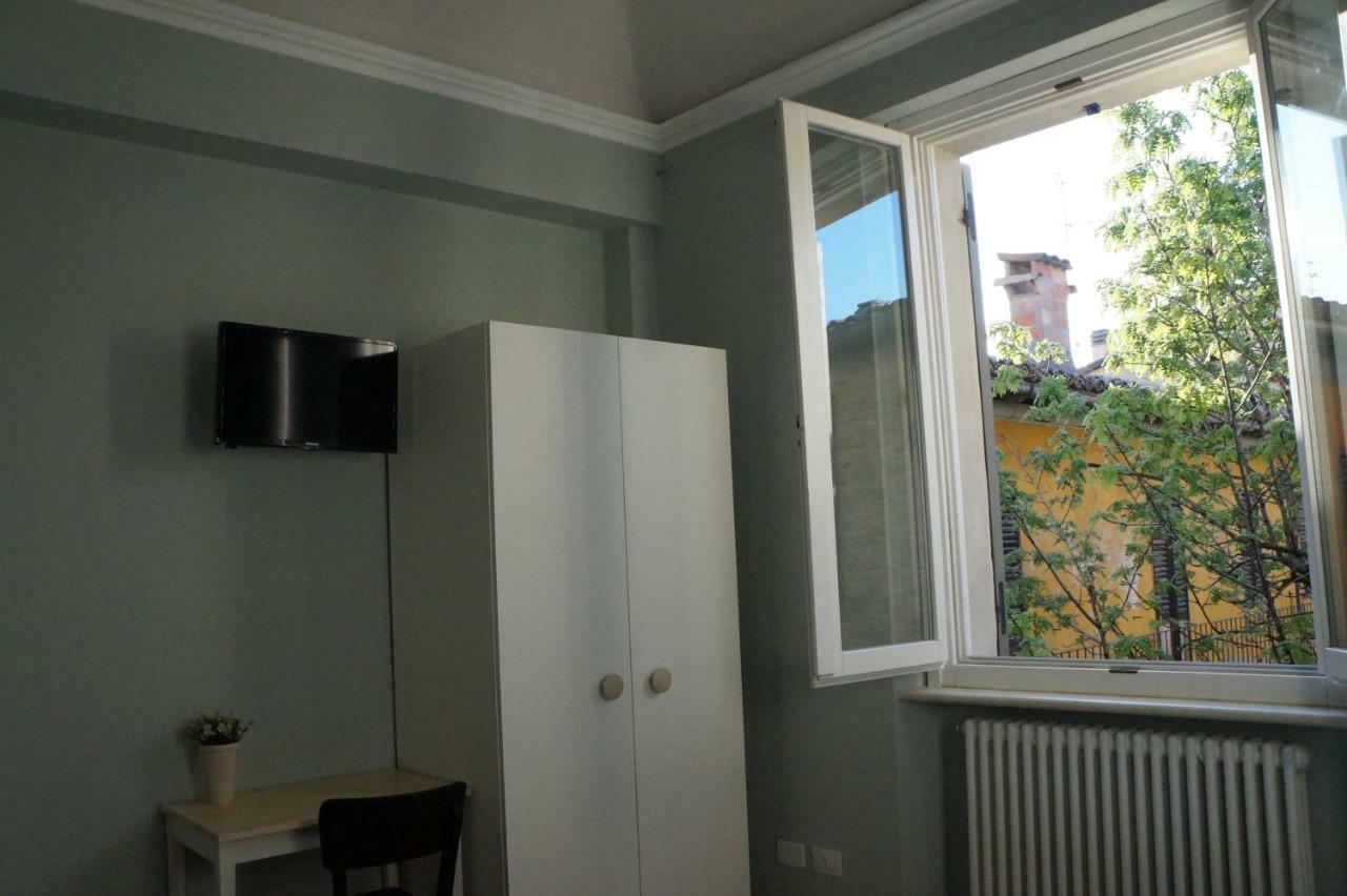Il Vicolo 48 Bed & Breakfast เปซาโร ภายนอก รูปภาพ