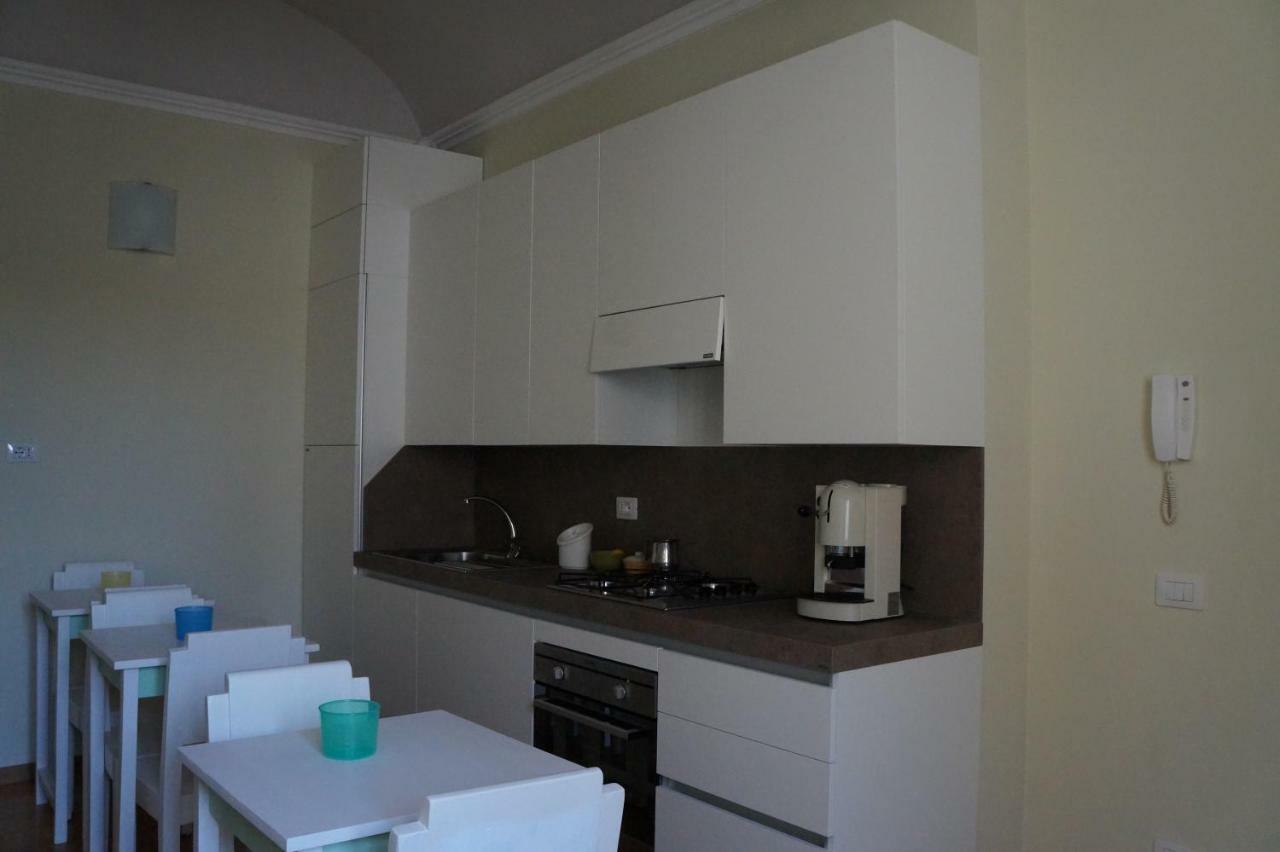 Il Vicolo 48 Bed & Breakfast เปซาโร ภายนอก รูปภาพ
