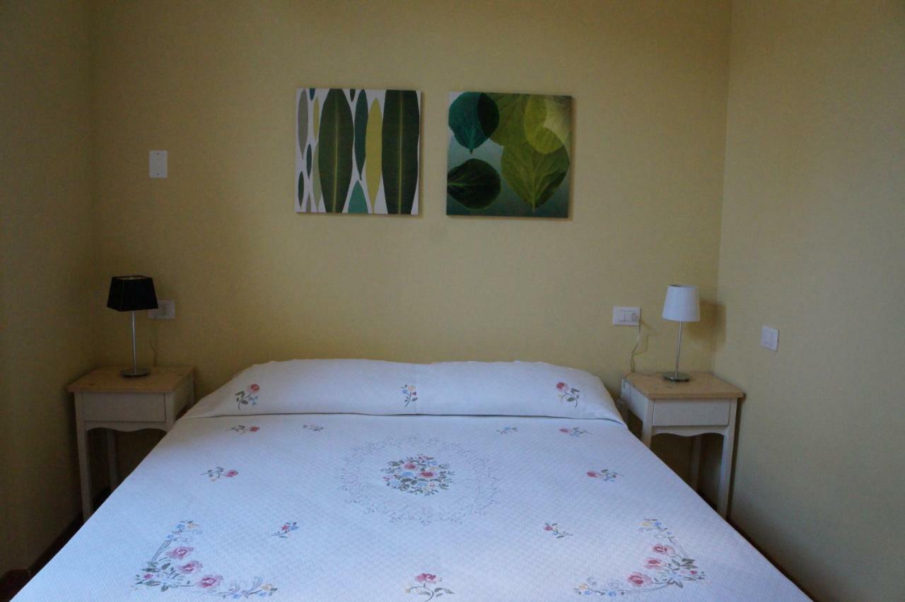 Il Vicolo 48 Bed & Breakfast เปซาโร ภายนอก รูปภาพ