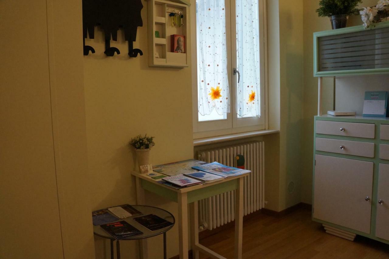 Il Vicolo 48 Bed & Breakfast เปซาโร ภายนอก รูปภาพ