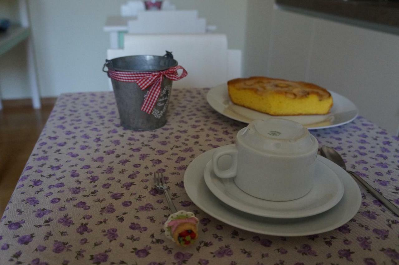 Il Vicolo 48 Bed & Breakfast เปซาโร ภายนอก รูปภาพ