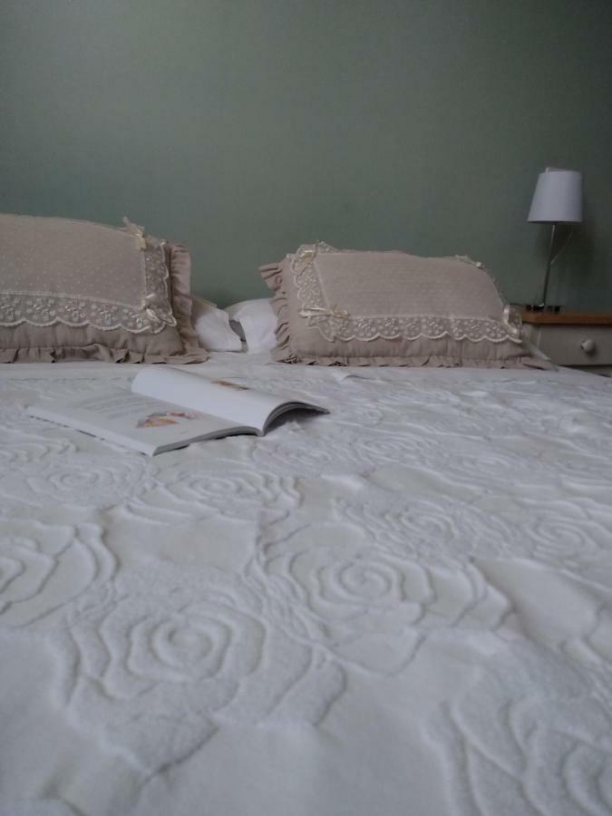 Il Vicolo 48 Bed & Breakfast เปซาโร ภายนอก รูปภาพ