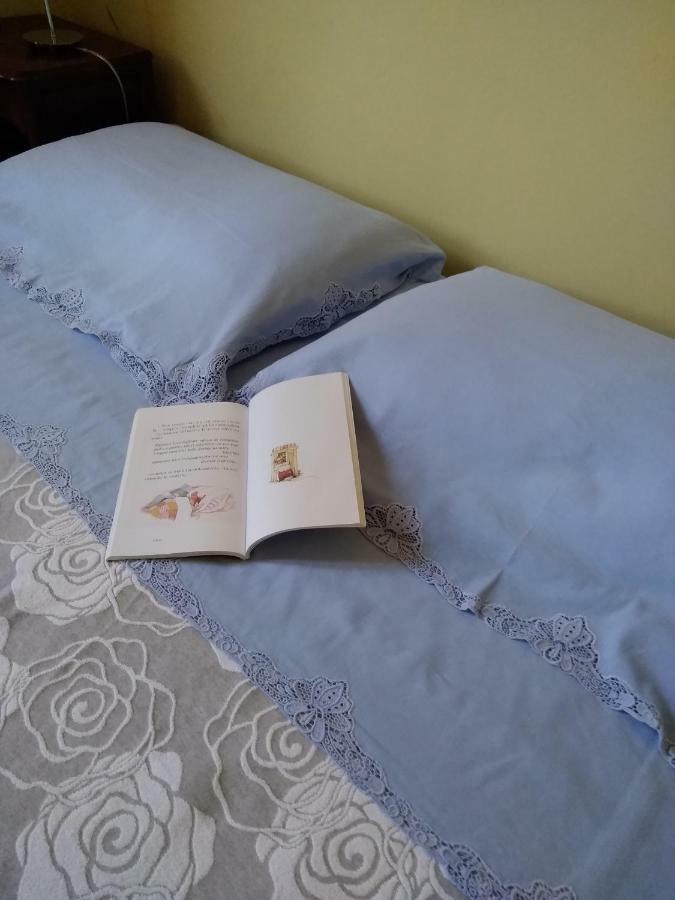 Il Vicolo 48 Bed & Breakfast เปซาโร ภายนอก รูปภาพ